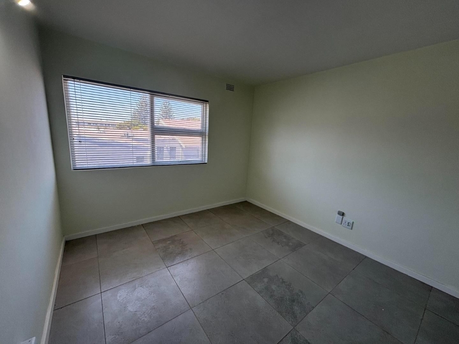 To Let 1 Bedroom Property for Rent in Northcliff Western Cape